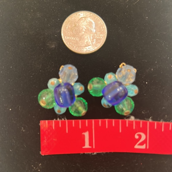 Hattie Carnegie Triple Strand Necklace and Earrings Set Vintage - Picture 4 of 10